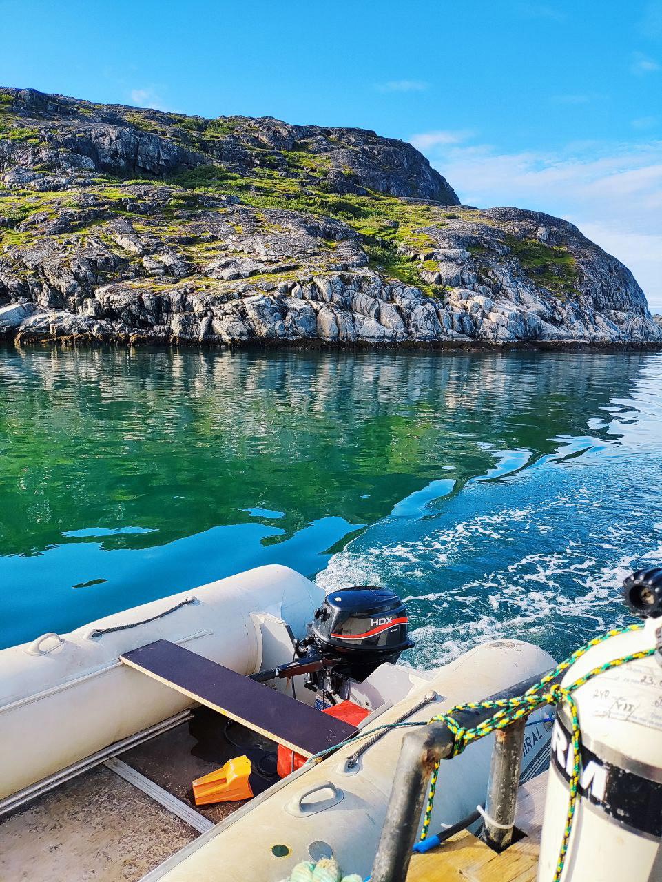 Лодка на Баренцевом море